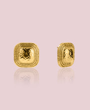 Gold pendant