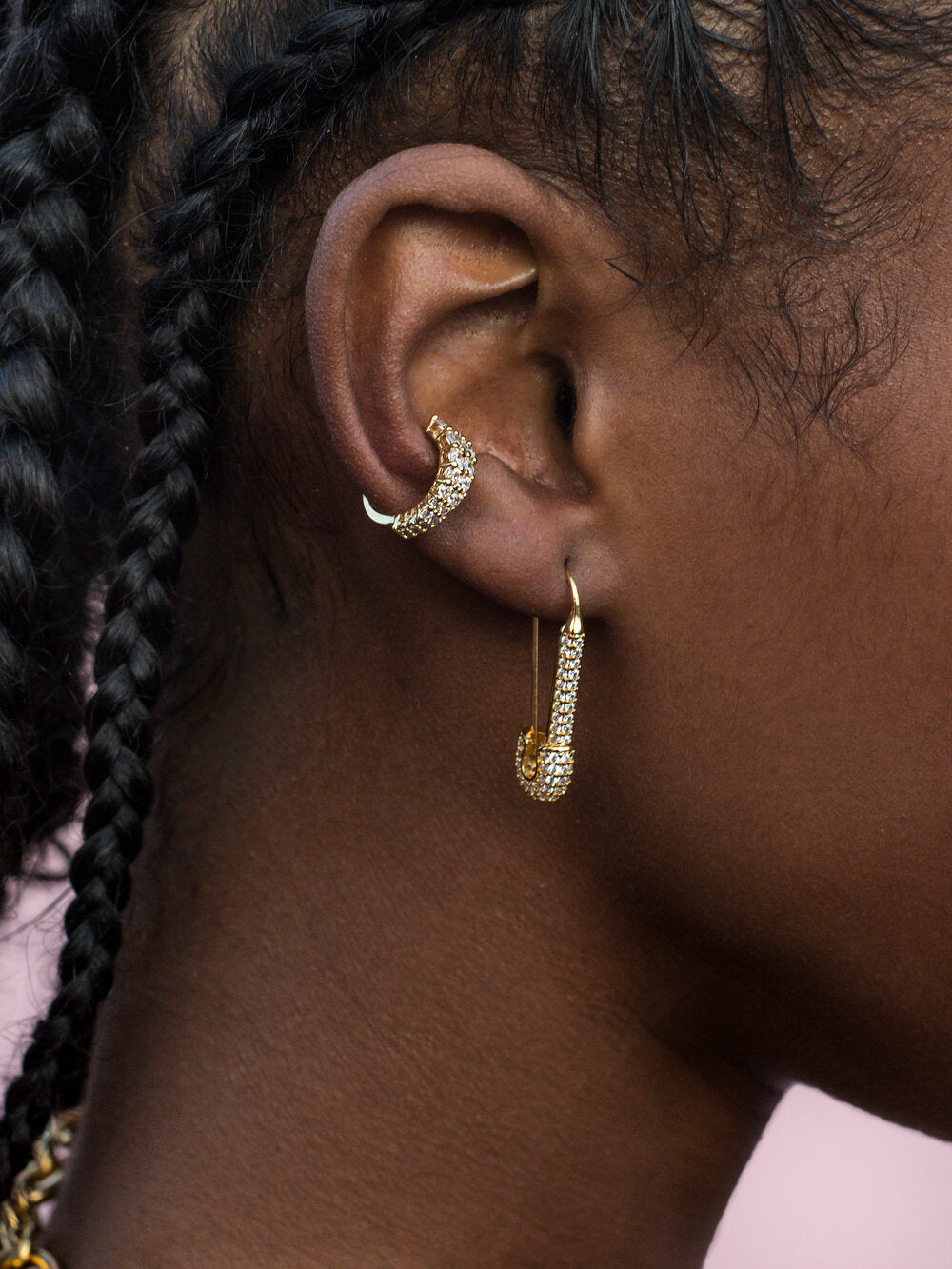 Gold Safety Pin Earring – ELIZABETH BUENAVENTURA