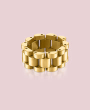 Vintage-Inspired Link Ring in 18k Gold Plated Stainless Steel