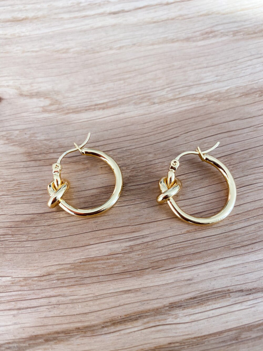 THE KNOT HOOPS