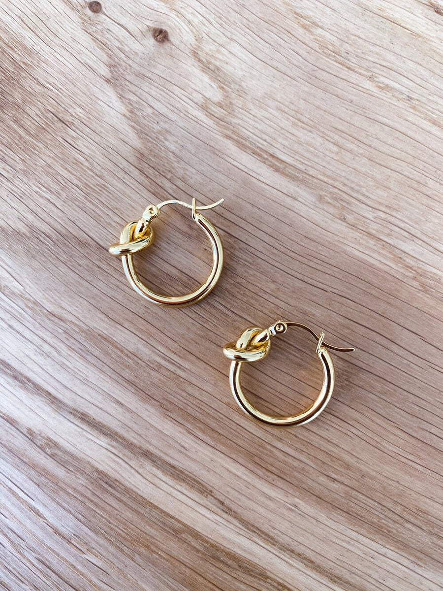 THE KNOT HOOPS