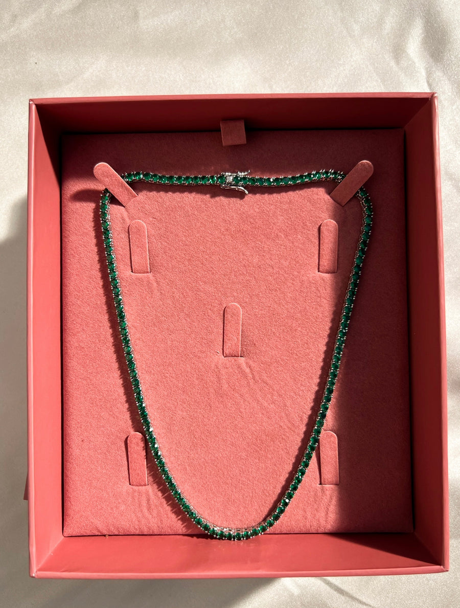 THE TENNIS NECKLACE